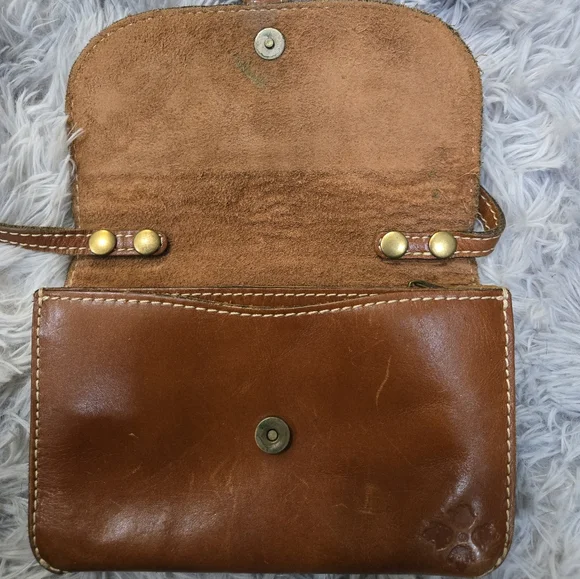 Patricia Nash• Torri leather brown crossbody bag w/ tooled floral pattern. - Picture 12 of 16